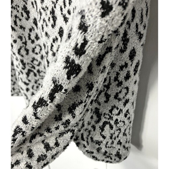 Croft & Barrow Cheetah Design Soft Turtleneck Sweater Black/White Small - Picture 6 of 8